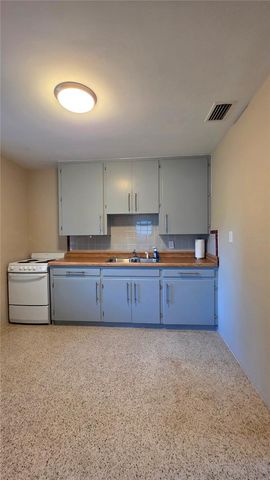 1018 60TH AVENUE N, St Petersburg, FL 33703