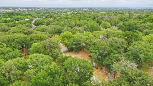 1437 Forest Trail, Azle, TX 76020