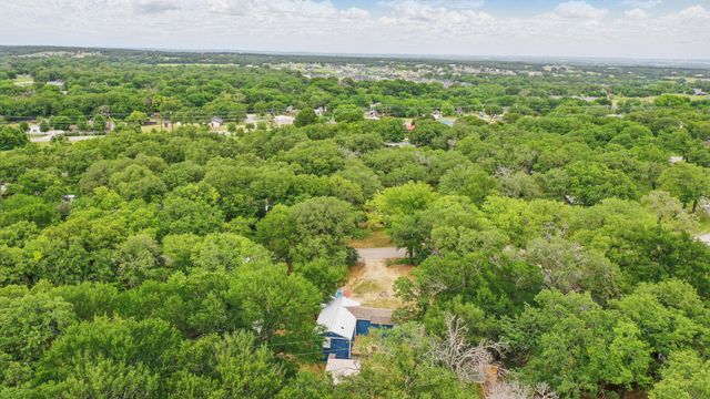 1437 Forest Trail, Azle, TX 76020