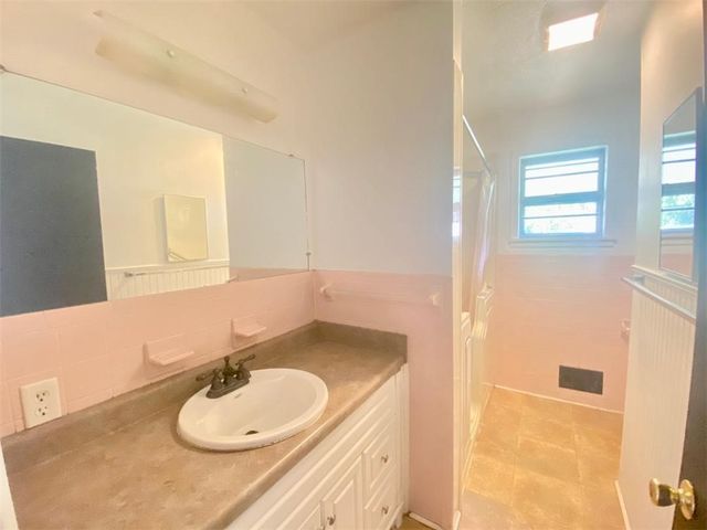 606 Spruce Street, Harrison, AR 72601