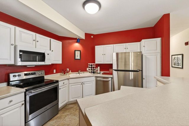 6043 Cottontail Trail, Madison, WI 53718