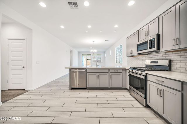 8830 W PASADENA Avenue, Glendale, AZ 85305
