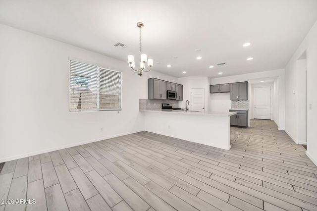8830 W PASADENA Avenue, Glendale, AZ 85305