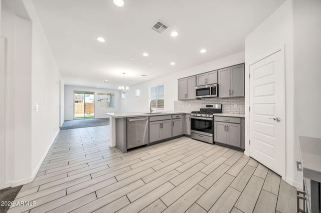 8830 W PASADENA Avenue, Glendale, AZ 85305