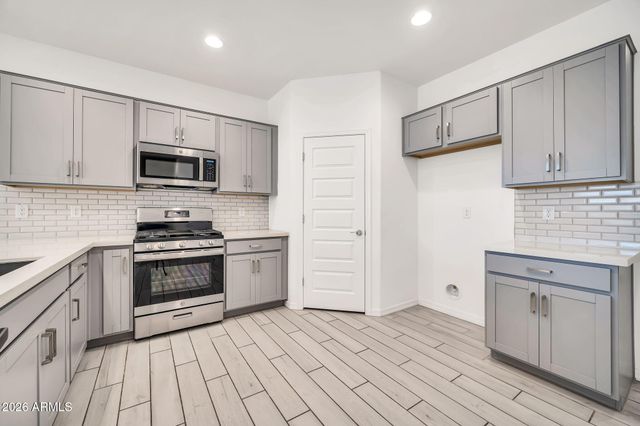 8830 W PASADENA Avenue, Glendale, AZ 85305