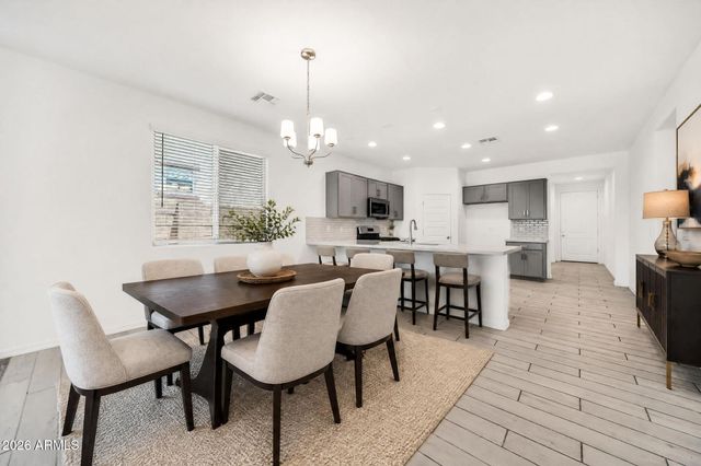 8830 W PASADENA Avenue, Glendale, AZ 85305