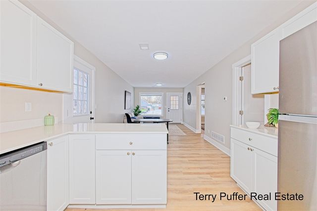 1221 Sanford Street, Muskegon, MI 49441