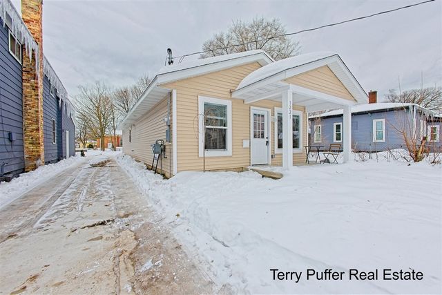 1221 Sanford Street, Muskegon, MI 49441