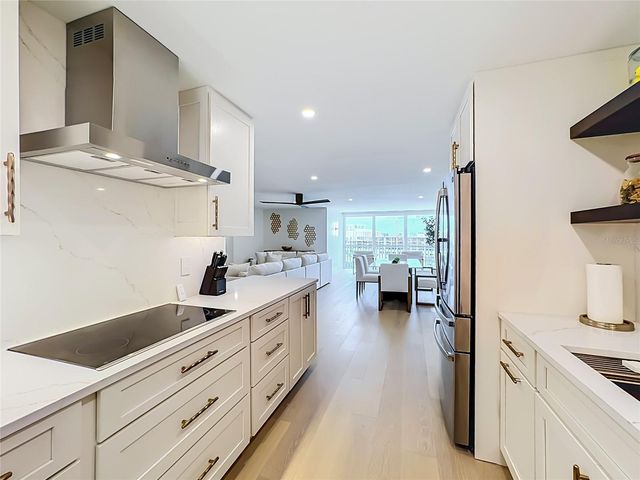 435 S GULFSTREAM AVENUE 1006, Sarasota, FL 34236