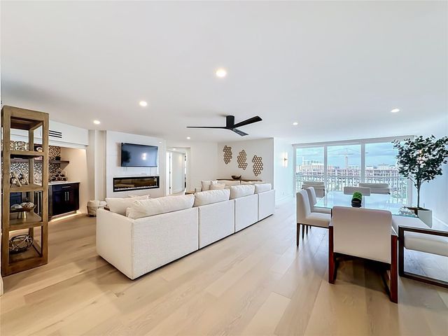 435 S GULFSTREAM AVENUE 1006, Sarasota, FL 34236