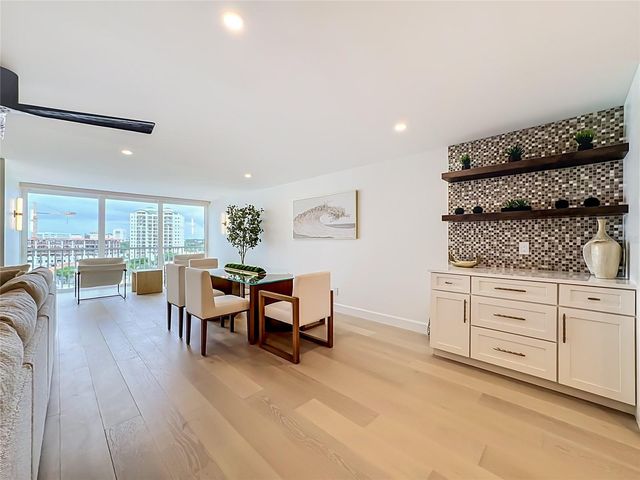 435 S GULFSTREAM AVENUE 1006, Sarasota, FL 34236