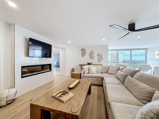 435 S GULFSTREAM AVENUE 1006, Sarasota, FL 34236