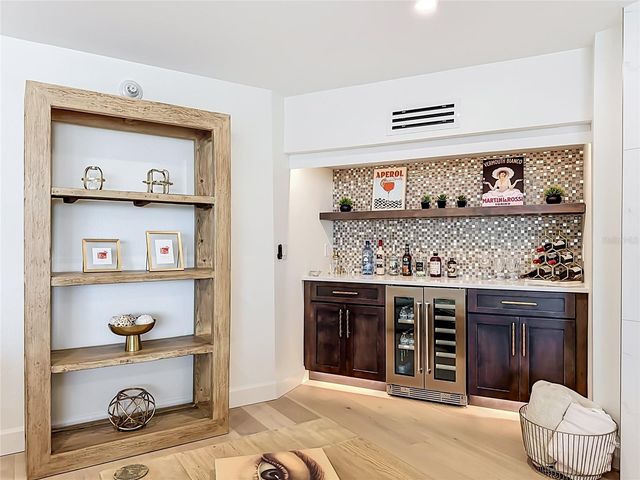 435 S GULFSTREAM AVENUE 1006, Sarasota, FL 34236