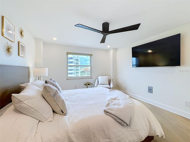 435 S GULFSTREAM AVENUE 1006, Sarasota, FL 34236