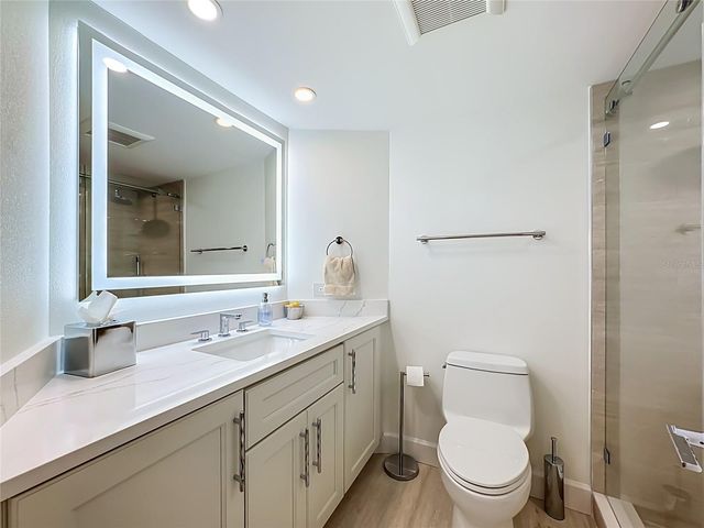 435 S GULFSTREAM AVENUE 1006, Sarasota, FL 34236
