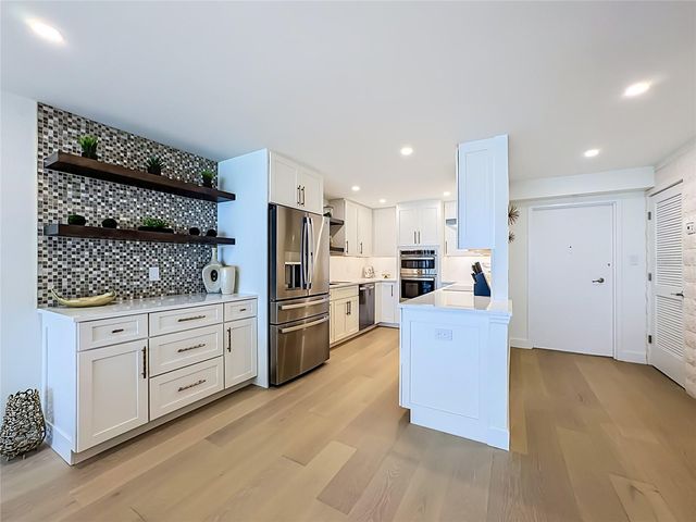 435 S GULFSTREAM AVENUE 1006, Sarasota, FL 34236