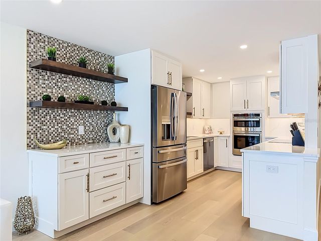 435 S GULFSTREAM AVENUE 1006, Sarasota, FL 34236
