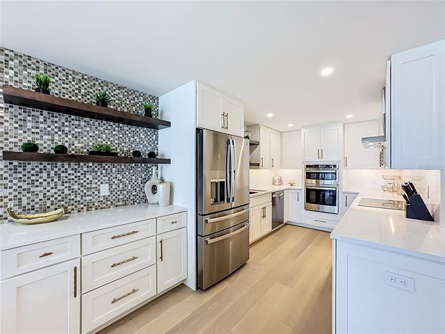 435 S GULFSTREAM AVENUE 1006, Sarasota, FL 34236