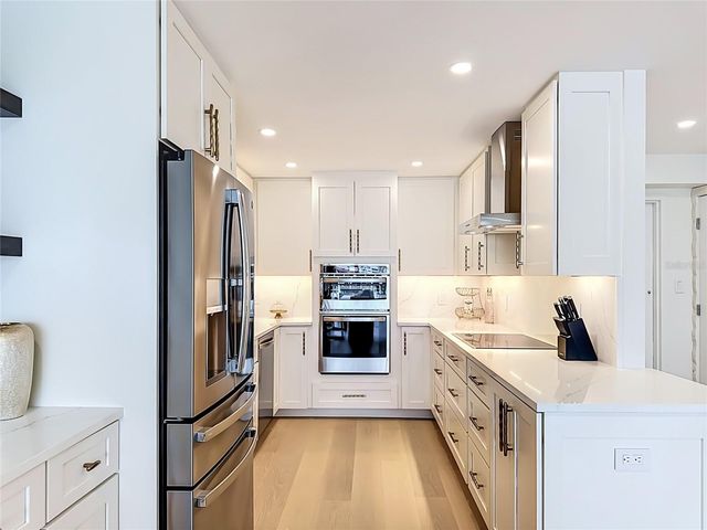 435 S GULFSTREAM AVENUE 1006, Sarasota, FL 34236