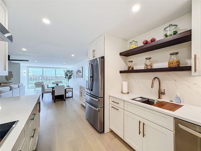 435 S GULFSTREAM AVENUE 1006, Sarasota, FL 34236