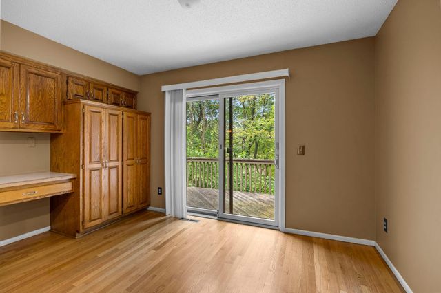 15588 Canyon Ridge, Eden Prairie, MN 55347