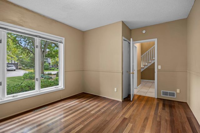 15588 Canyon Ridge, Eden Prairie, MN 55347