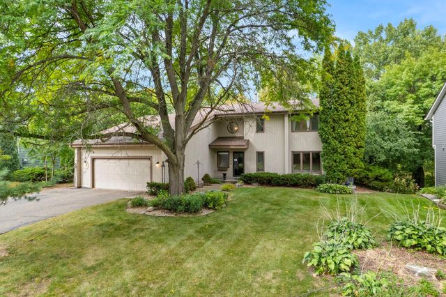 15588 Canyon Ridge, Eden Prairie, MN 55347