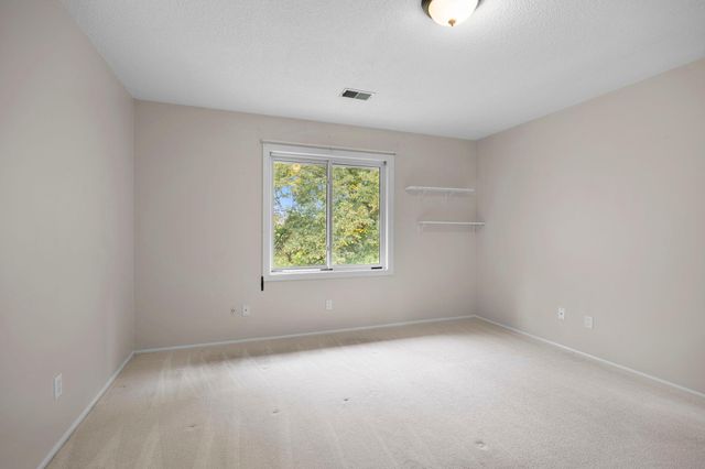 15588 Canyon Ridge, Eden Prairie, MN 55347