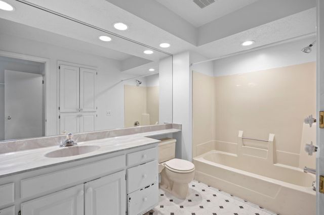 15588 Canyon Ridge, Eden Prairie, MN 55347