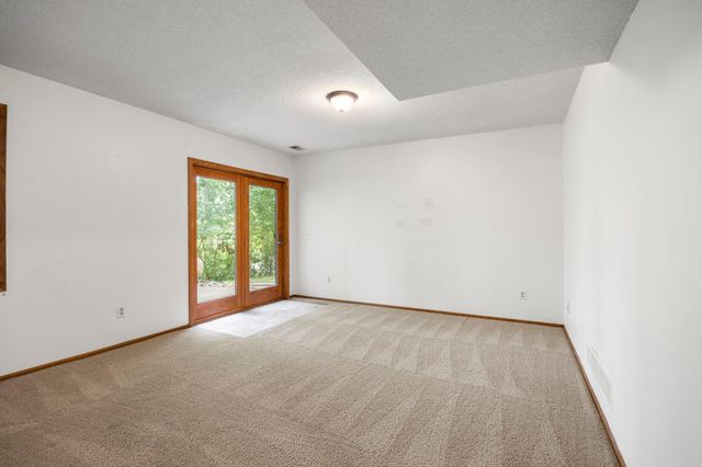 15588 Canyon Ridge, Eden Prairie, MN 55347