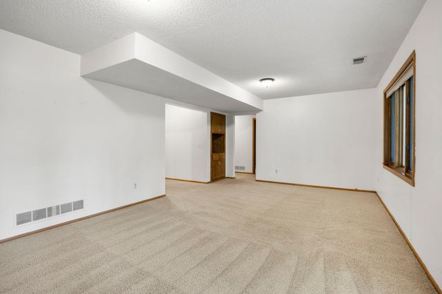 15588 Canyon Ridge, Eden Prairie, MN 55347