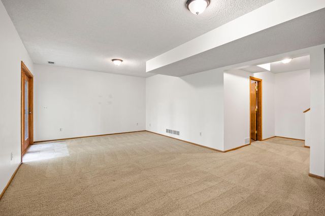 15588 Canyon Ridge, Eden Prairie, MN 55347