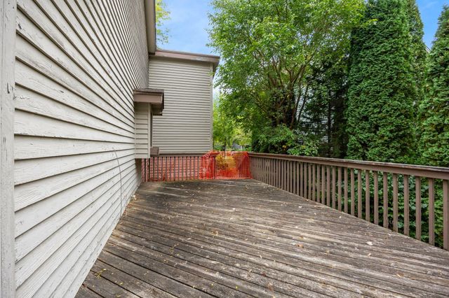 15588 Canyon Ridge, Eden Prairie, MN 55347