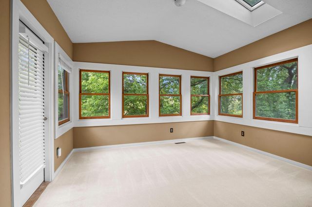 15588 Canyon Ridge, Eden Prairie, MN 55347