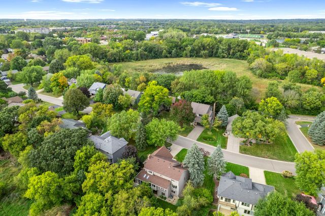 15588 Canyon Ridge, Eden Prairie, MN 55347