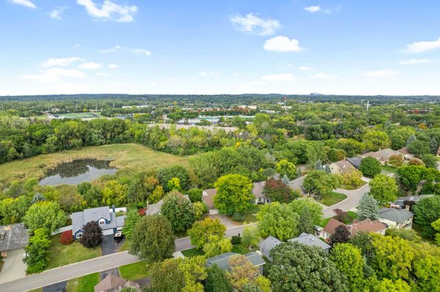 15588 Canyon Ridge, Eden Prairie, MN 55347