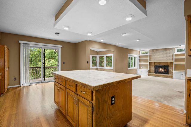 15588 Canyon Ridge, Eden Prairie, MN 55347