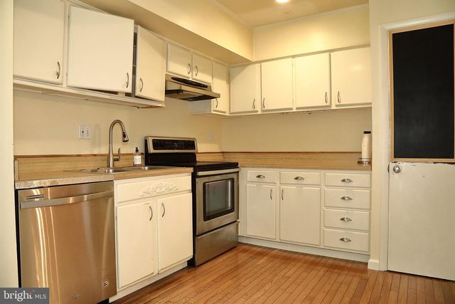 10 CEDAR LN, Mountville, PA 17554