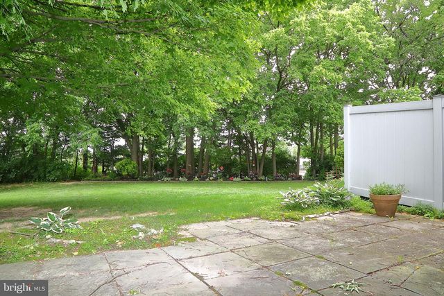 10 CEDAR LN, Mountville, PA 17554