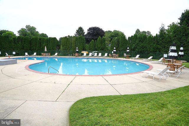 10 CEDAR LN, Mountville, PA 17554