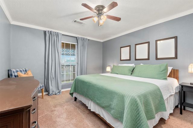 114 Grand Avenue, Bacliff, TX 77518