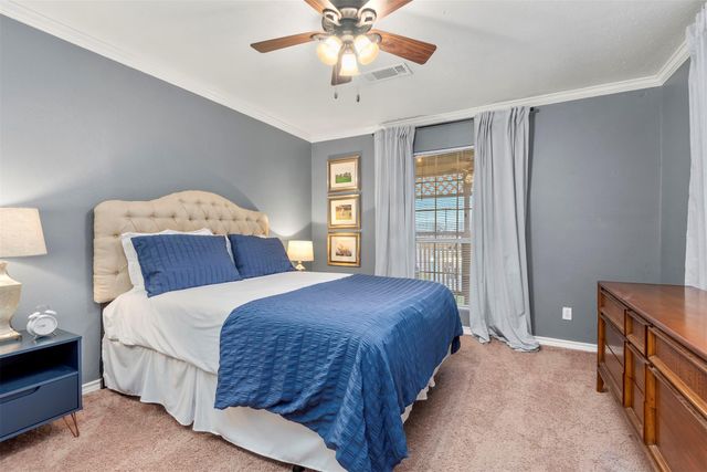 114 Grand Avenue, Bacliff, TX 77518