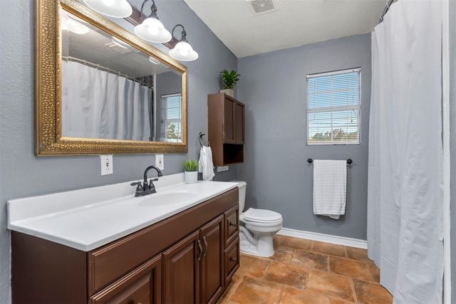 114 Grand Avenue, Bacliff, TX 77518