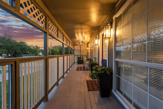 114 Grand Avenue, Bacliff, TX 77518