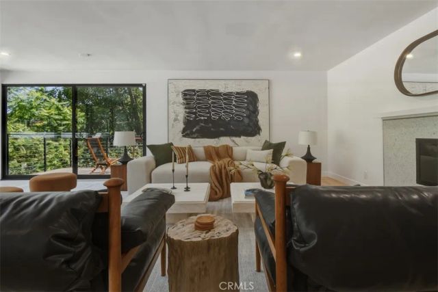 3901 Ventura Canyon Avenue, Sherman Oaks, CA 91423