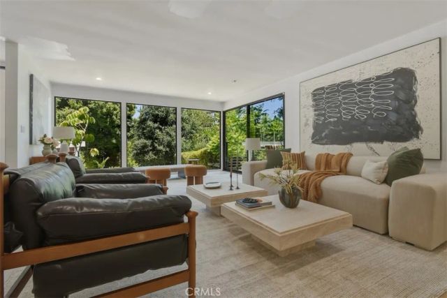 3901 Ventura Canyon Avenue, Sherman Oaks, CA 91423