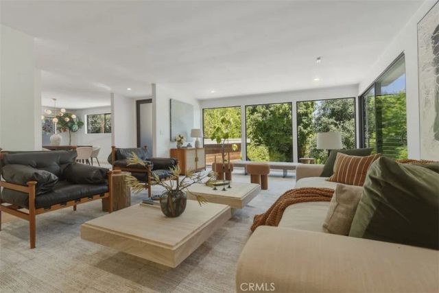 3901 Ventura Canyon Avenue, Sherman Oaks, CA 91423
