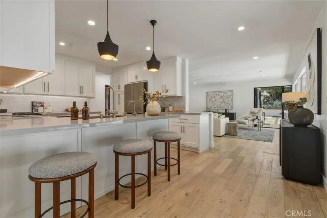 3901 Ventura Canyon Avenue, Sherman Oaks, CA 91423