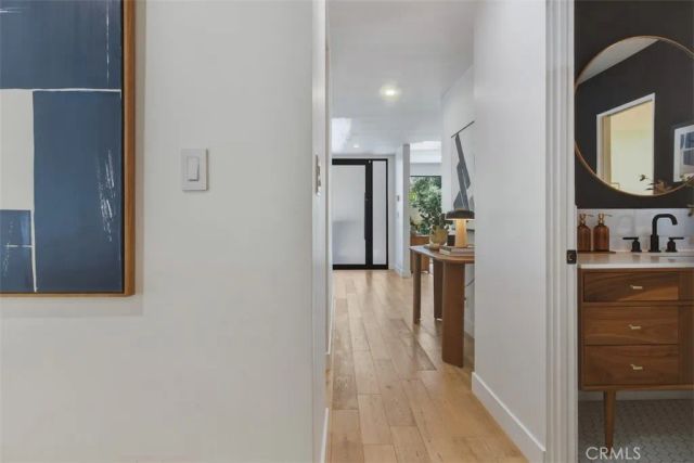 3901 Ventura Canyon Avenue, Sherman Oaks, CA 91423