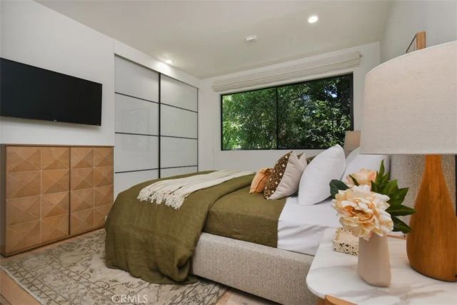 3901 Ventura Canyon Avenue, Sherman Oaks, CA 91423